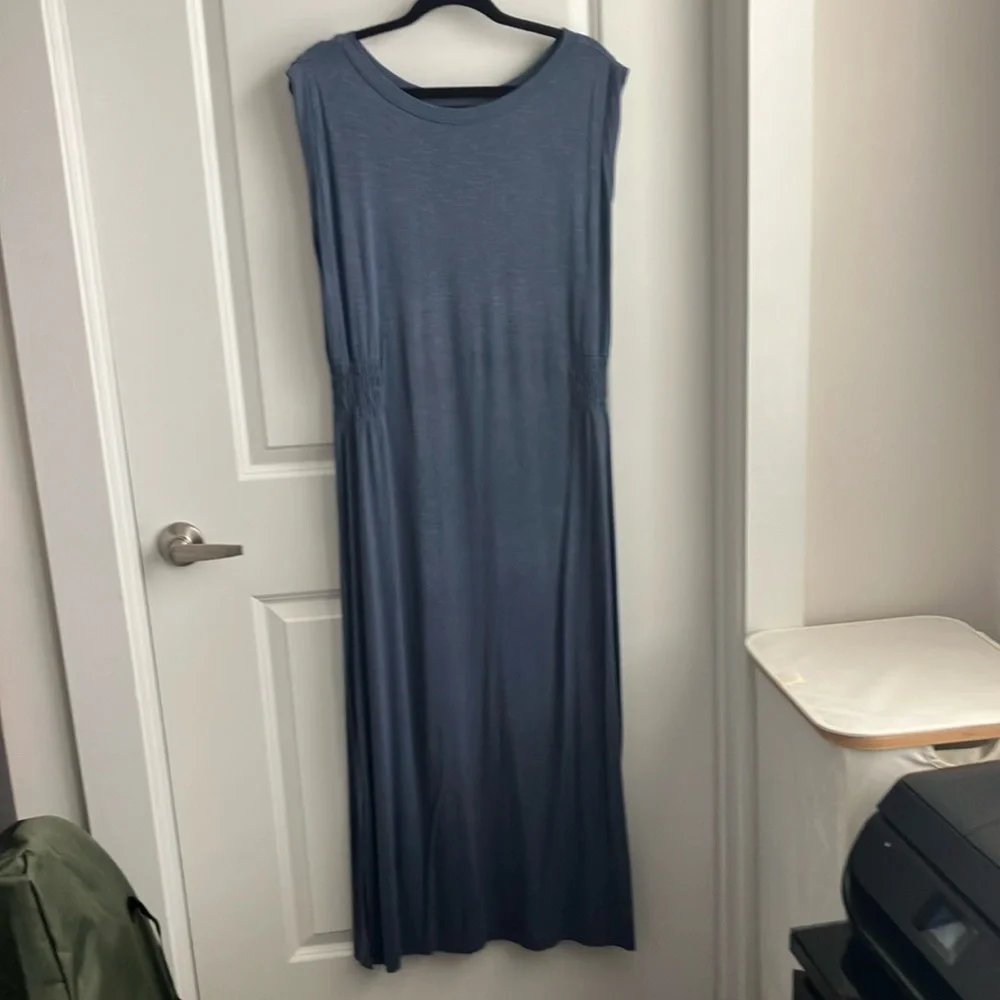 WHBM sleeveless smocked slub maxi dress - Picture 5 of 7